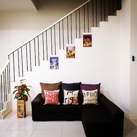 A&D Home-Stay @Kota Warisan, Sepang Ngoại thất bức ảnh