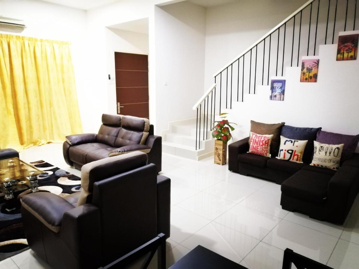 A&D Home-Stay @Kota Warisan, Sepang Ngoại thất bức ảnh